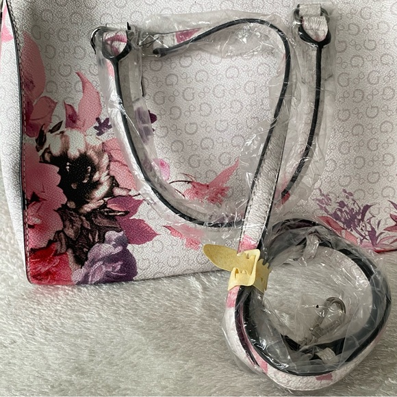 GUESS floral spring purse - Picture 4 of 6